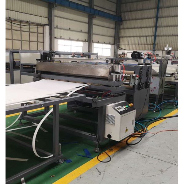 1000MM Plastic PP Hollow Sheet Extrusion Line PC Polycarbonate