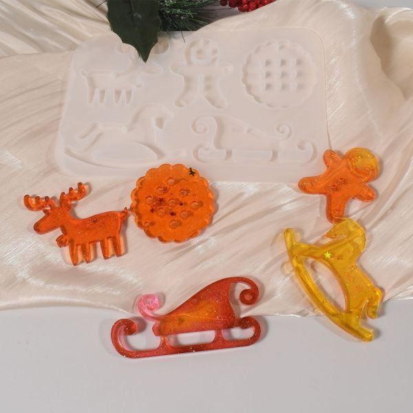 Christmas Elk Gingerbread Man Old Man Snow Horse Angel Pendant Keychain Dropping Silicone Mold