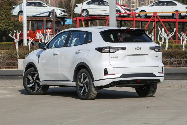 2023 2024 Changan NEVO Q05 Hybrid SUV Long Range 60KM Hot Edition Electric Cars For Pure Electric Range CLTC 60KM