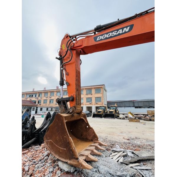42 Ton Original Used Doosan DX420LC-9C Crawler Excavator With 2 m3 Bucket Capacity Second Hand Excavator