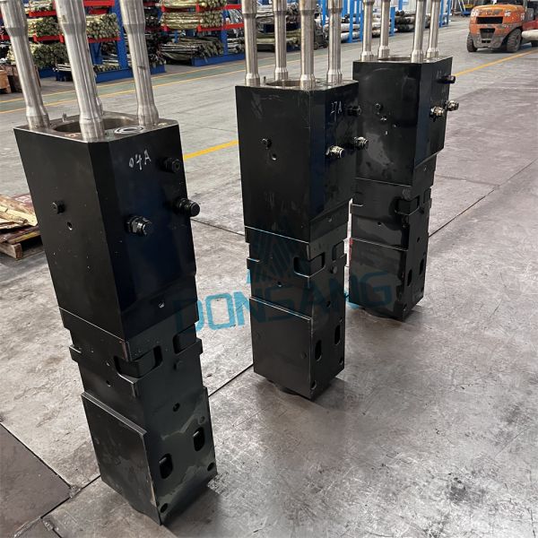 HB20G HB30G Front Head Cylinder Hydraulic Breaker Spares DS13C