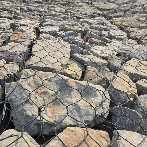 Economical Galvanized/PVC Coated 100mmx120mm Hexagonal Woven Gabion Basket For Landscaping