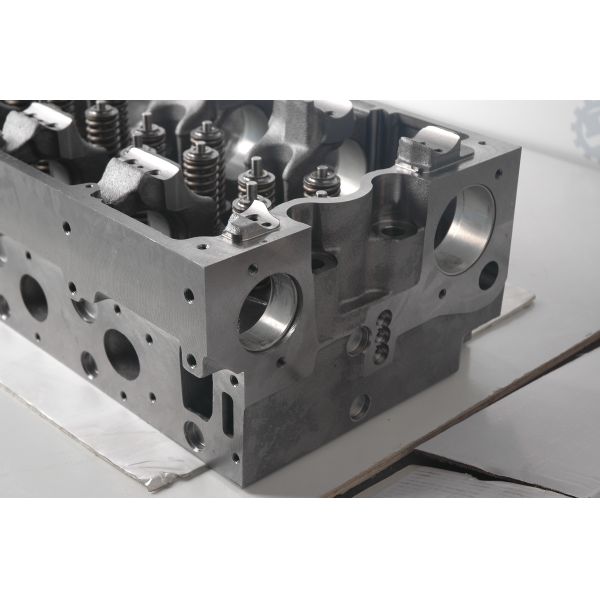 5413782 Four Cummins 6BT Diesel Engine Cummins Performance Head Assy