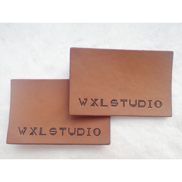 Персонализированная заплата одежды логотипа кожаная выбила черный ярлык кожи логотипа