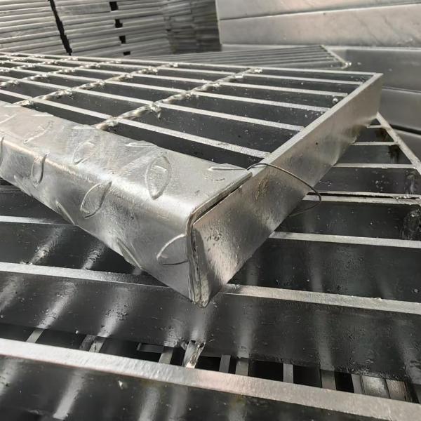 30 mm Bar de roulement espacement anti-rouille grille en acier soudé avec la technologie de soudage sous pression de la machine