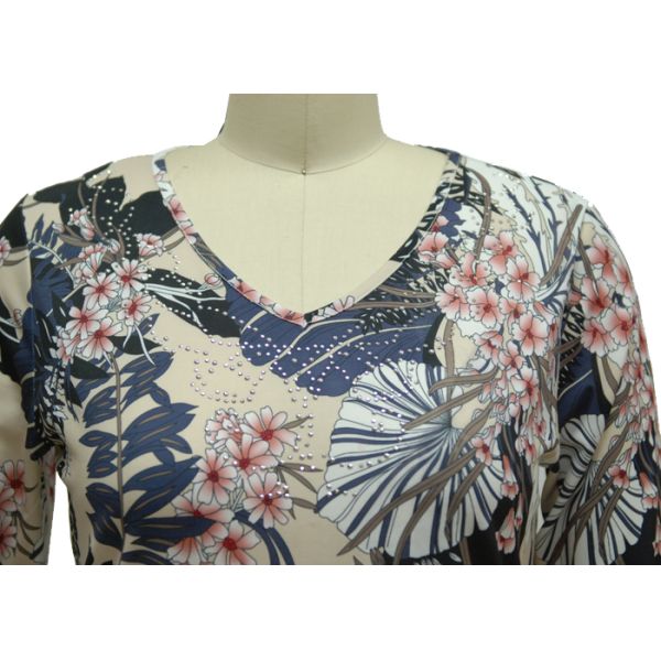 Ladis Shirt Little V-Neckline Shiny Reinstone Decoration 3/4 Sleeves Digital Printing Ladies Fashion Shirt
