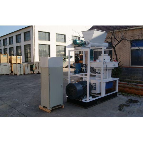 75KW Electric Motor Driven Ring Die Wood Pellet Machine / Pellet Making Machine