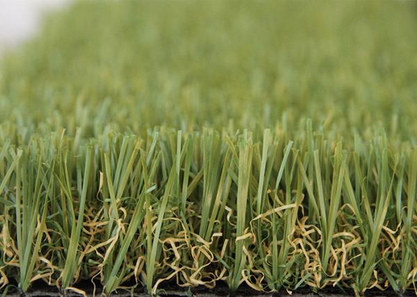 Látex que suporta ajardinando o tapete confortável do relvado da grama artificial interna para crianças
