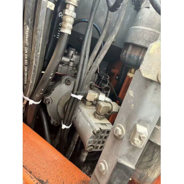 Valve hydraulique d'origine utilisée Hitachi ZX130 Excavateur à rampe ZX120 ZX130US 13Ton Japon