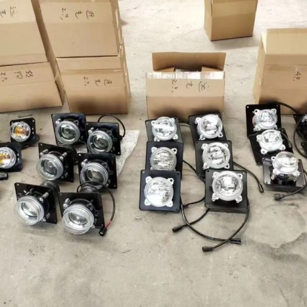 New Dongfeng CABS Rear Tail Lights for Sinotruk Shacman Truck Models TL-0202A & TL-0201A-TONGLI Brand
