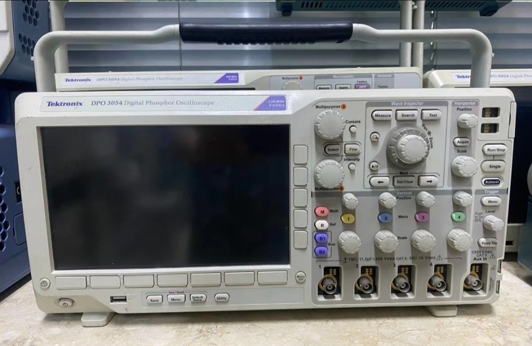 Предварительное владение Tektronix DPO3054 OSCILLOSCOPE DIGITAL PHOSPHOR 500 MHZ 2.5 GS/S 5M Рекордная длина 4-CH