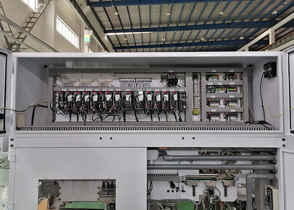 Введенная машина упаковки санитарных пусковых площадок 55ppm 220V со штабелеукладчиком