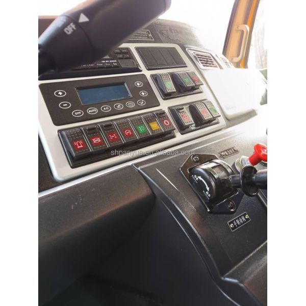 350 KN.m Rated Lifting Moment Used XCM QY70KC Truck Crane for Heavy Duty Operations