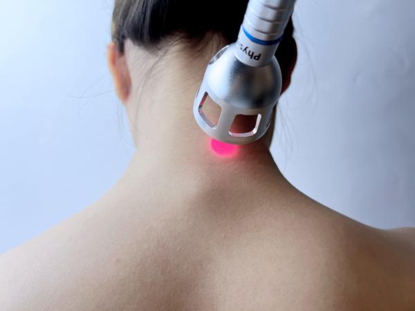 Comprimento de onda da máquina 980Nm da fisioterapia do laser do poder superior para o efeito analgésico
