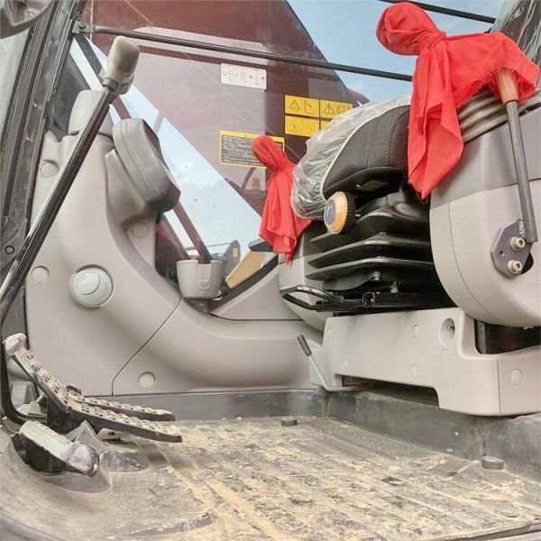 Japan Original Used Hitachi ZX200-3 Crawler Excavator With Crawler Chain Moving Type