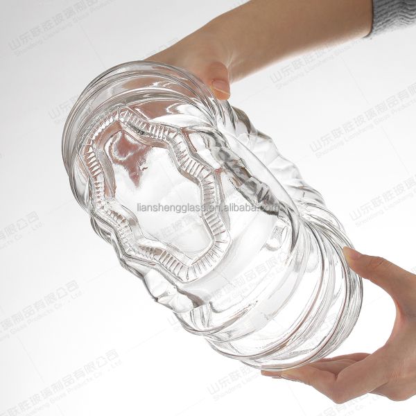 Сверхстарые стеклянные бутылки с резиновой пробкой для виски