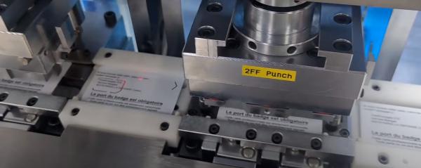 CR80 Half Card Quarter Card SIM Card Punching Machine High Precision YLFP-SIM-4