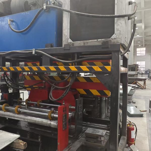 Three Beams And Four Columns Layout Cable Tray Production Line Molded For 22kw Power Distribution