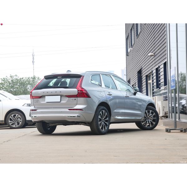 2024 Volvo XC60 B5 48V Light Hybrid 4WD Luxury Mid-Size SUV with 5 Seats and 6 Airbags