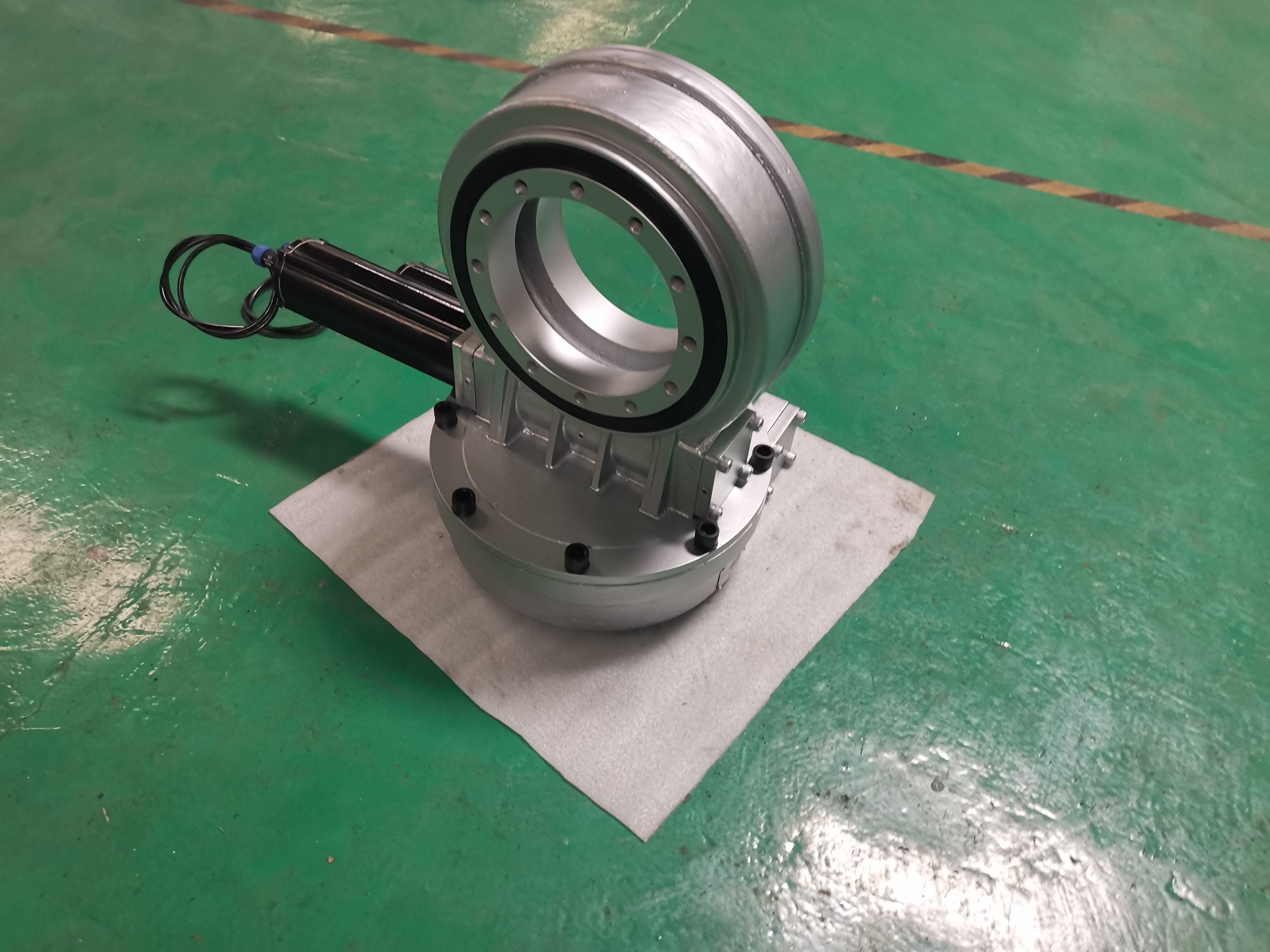 OEM SDE3 Worm Gear Drive 50Mn 42CrMo Dual Axis Slew Drive 250Nm