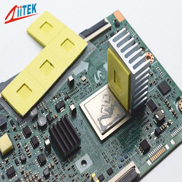 l'épaisseur de 1mm a facilement attaché 35shore00 la protection conductrice thermique 10,2 mégahertz TIF™140-20-19E avec l'adhésif naturel