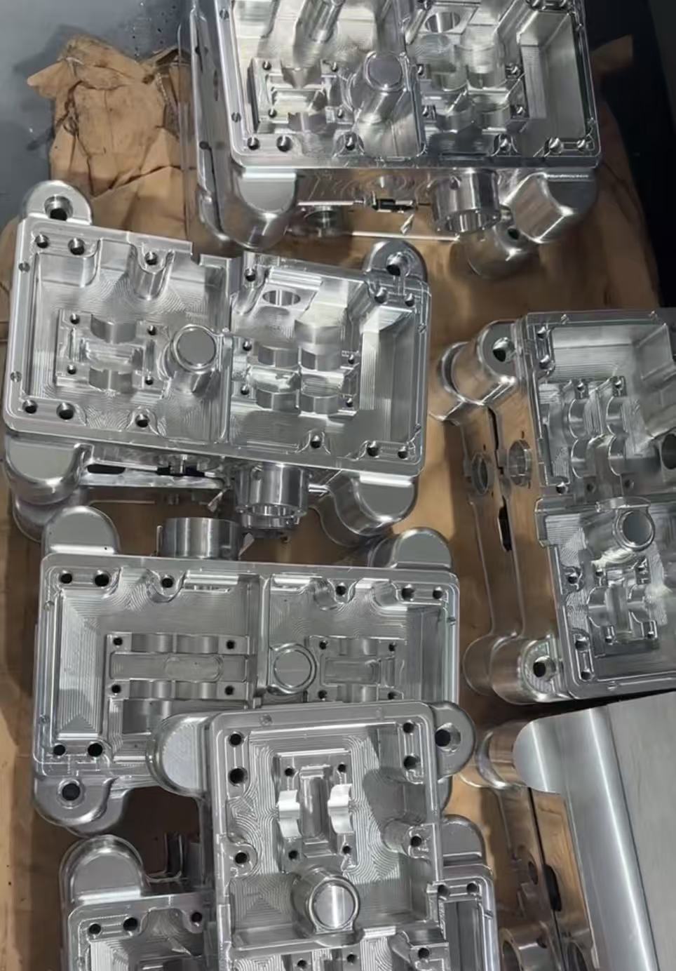CNC Machining Center NEV Water Coolant Valve Housing