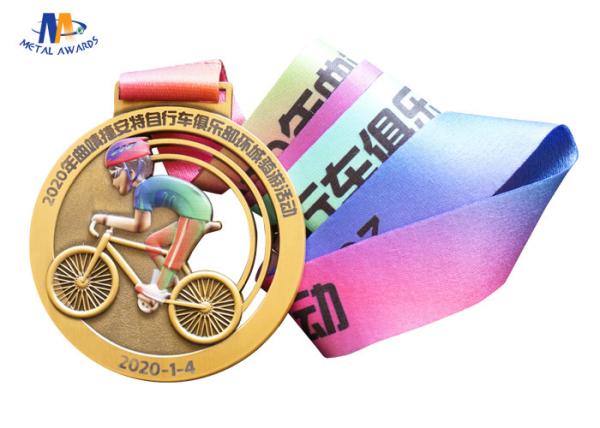 Stock Riding Medals Antique Brass Plating And Colorful Printing Relief Medailles Cut Out With Ribbon