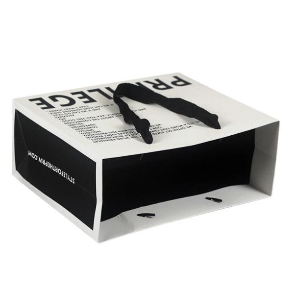 Saco de papel de compra de produtos pequenos com alça e logotipo personalizado