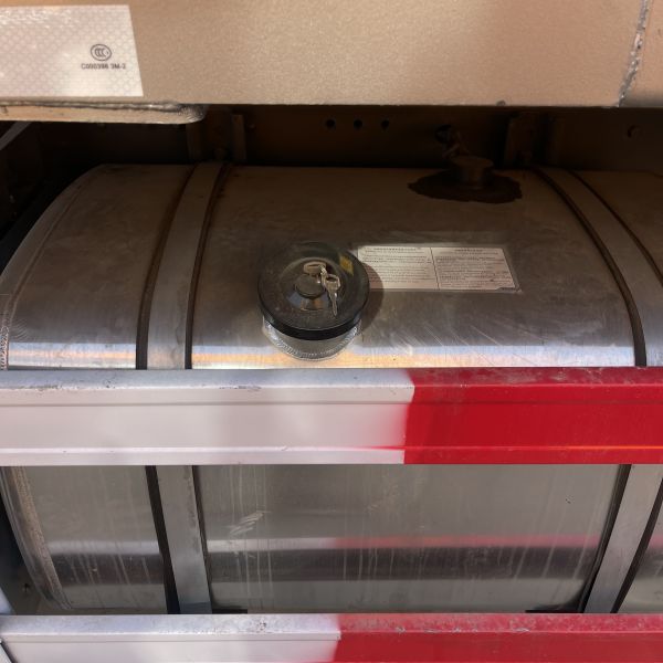 Левое рулевое управление Sinotruk Howo 6x4 Дамп-Трактор Использованный 375hp 10 колес 20CBM наклона грузовиков