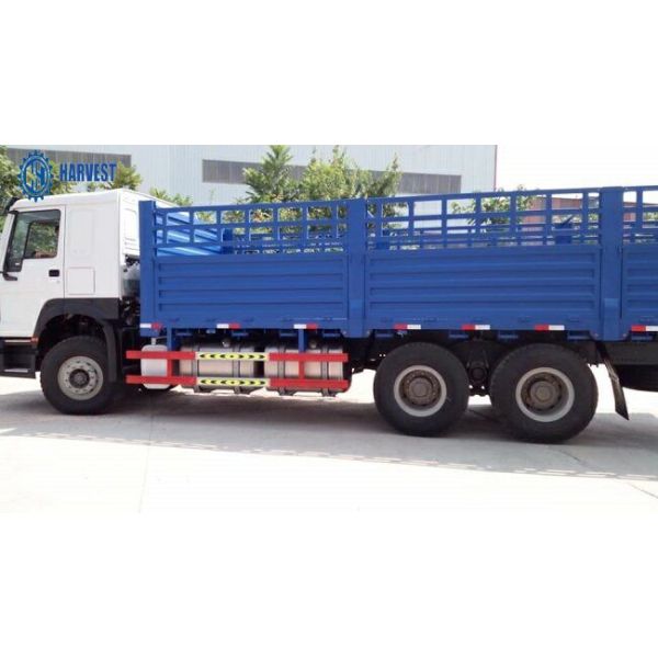 Max Speed 102km/H Sinotruk Howo 7600x2300x1400mm Heavy Cargo Truck