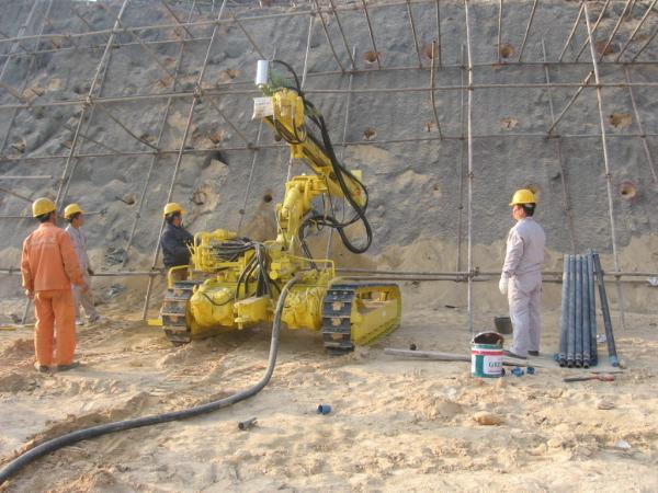 Portable Pneumatic  Drilling rig machine KG910B  hole：80-105mm  deepth：20m kaishan brand factory offer diesel engine pow