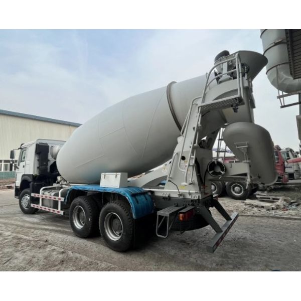 Construction Mobile Heavy-Duty Sinotruk HOWO 8 10 12 14 16 Cbm