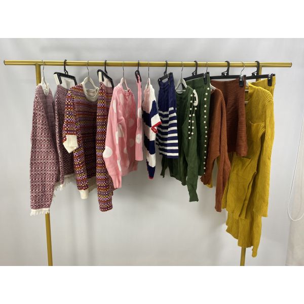 Women's Winter Second Hand Sweaters Set Mixed Style Fashionable Slim Fit