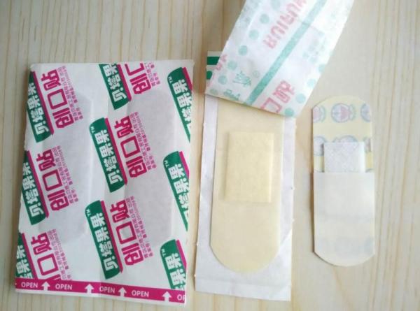 KC-2000-D High Speed Colorful Adhesive Bandage Machine with Packaging and Making Part