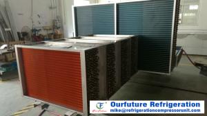 O aquecimento bonde degela o refrigerador de unidade para a sala fria com a
