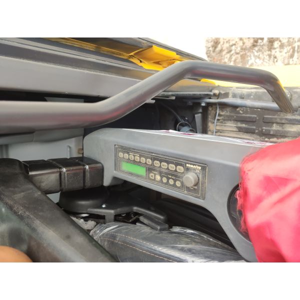 Other Hydraulic Valve Second Hand 3 Ton Komatsu Excavator 11.04L Displacement