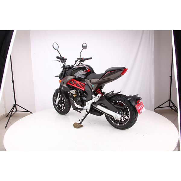 Вакуум утомляет спорт мотоцикла 125R Dragster мини нагой