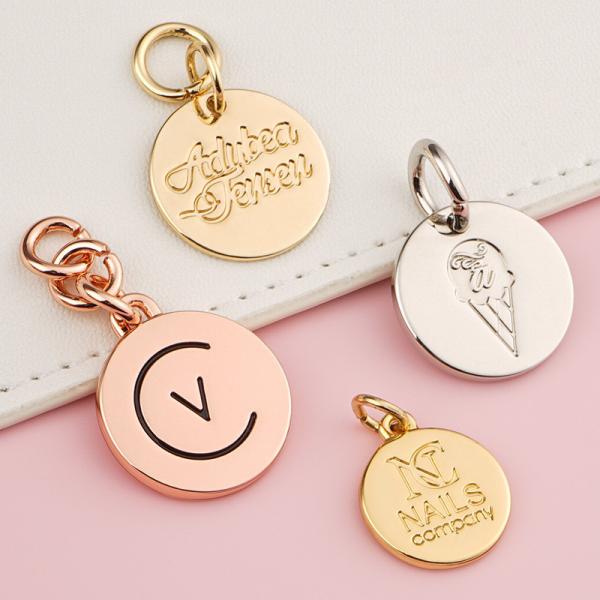 Handbag Metal Hang Label with Clasp Custom Gold Round Shape Embossed Logo and Hardware