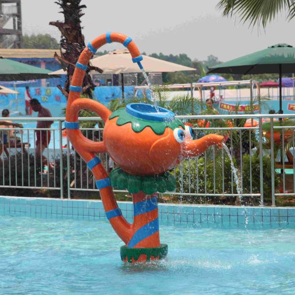 O jogo do Aqua do equipamento do campo de jogos da água caçoa o jogo da água com pulverizador do bule