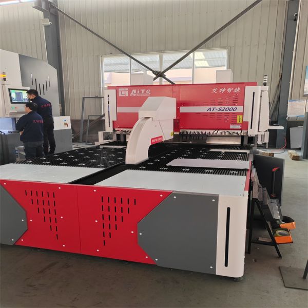 Тормоз металлического листа гибочного устройства 2000mm панели CNC мотора сервопривода 2500mm автоматизированный