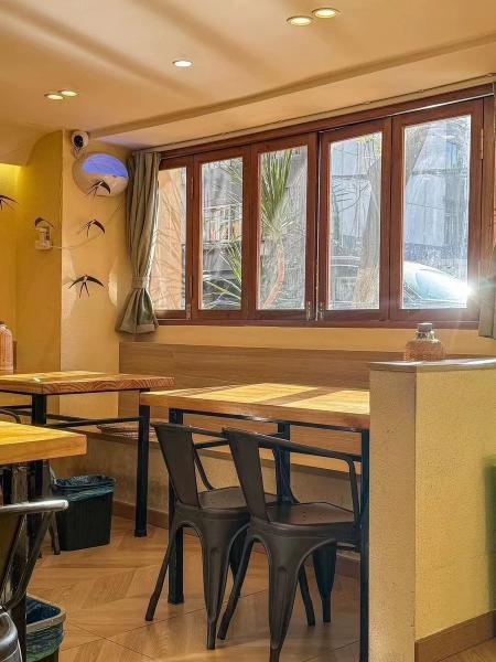 High Humidity Folding Windows - Mold-Resistant Seals