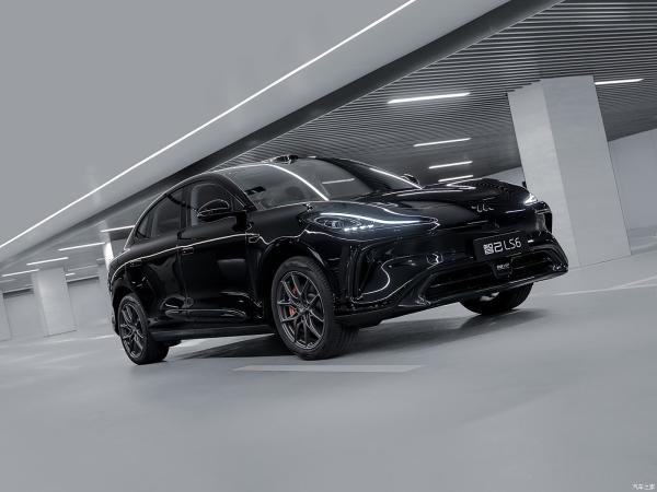 Saic IM LS6 4WD EV SUV The Must-Have B2B Choice for Long Range Needs in 2023-2024