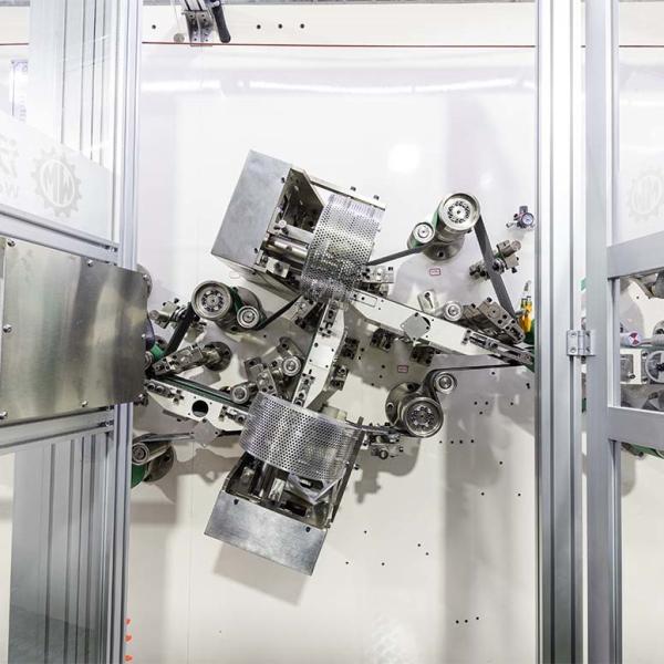 Sanitary Pad Making Machine Engineers Installation WM-JSN10 Hygiene Safety