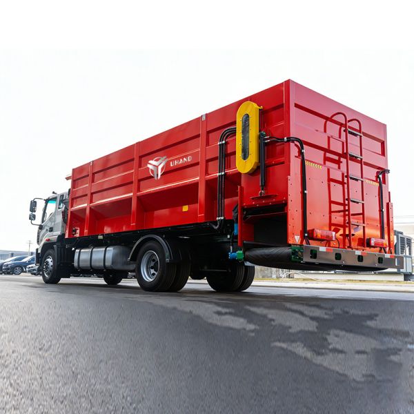 32m³ Intelligent 4x4 Feed Truck Bulk Feed Truck For Large Farm UHAND FS-32