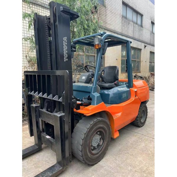 High Quality New Toyota Forklift With A Capacity Of 5 Tons Imported From Japan