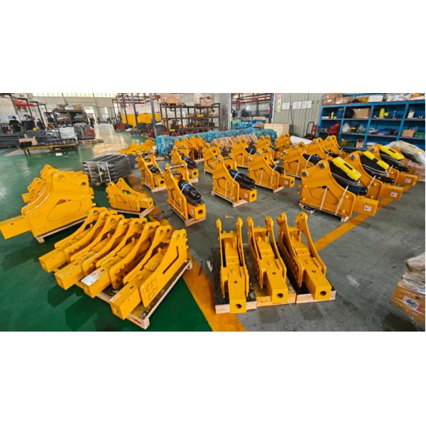 Tower Type Mini Excavator Jack Hammer 4-6 Ton For Komatsu Digger68