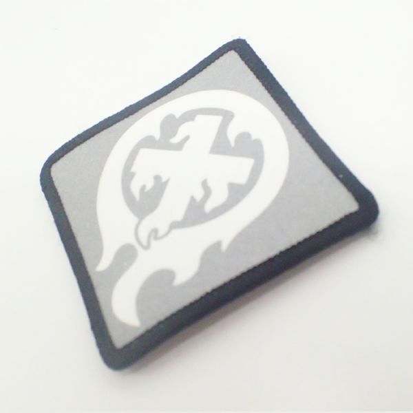 Personalized Label Custom Shirt Woven Hang Tag Tags Patches for Clothing Embossed Logo Applique Rubber 3D Soft Pvc Badge Sew-on