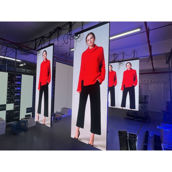 Indoor P1.95 Ultra-Thin LED Advertising Display Full Color Double sided LED display