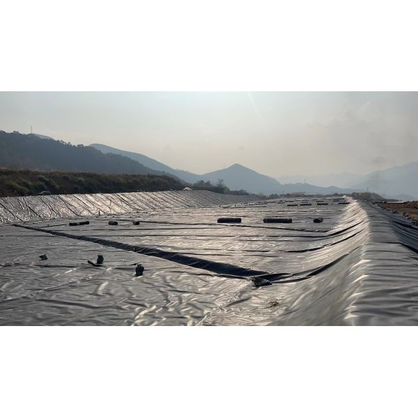 Противоскользящая и эрозионная геомембрана с текстурой из HDPE с колонной точечной структурой