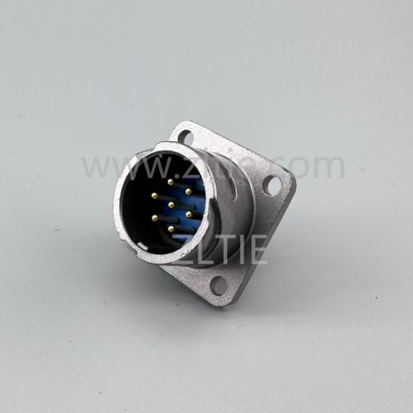 FQ18 Series 7-Pin Square Flange Male Socket FQ18-7ZJ
